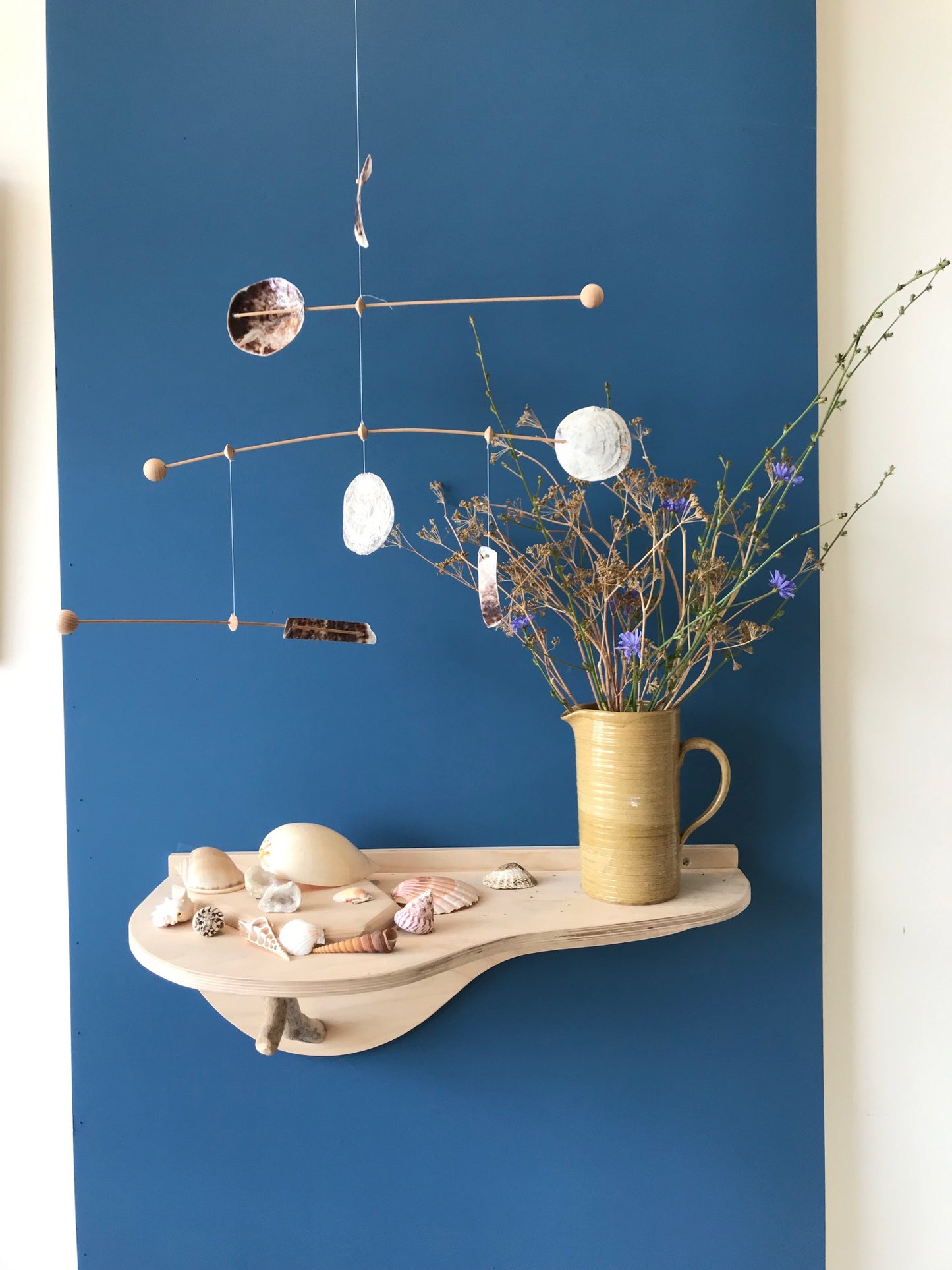 Nature Table - Wall mounted shelf